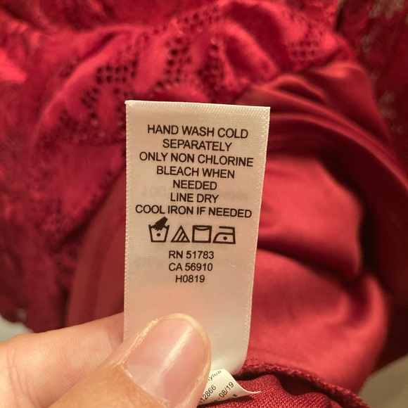 Maurices 1X red burgundy lace long sleeve blouse floral pattern flower lacey - Picture 5 of 8